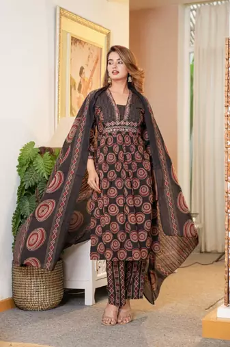 Aaysa floral printed black round neck pure cotton kurta with trouser & dupatta
