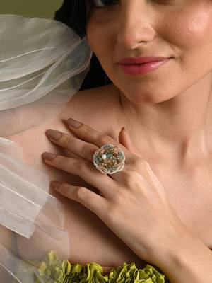 Pearl and crystal floral round finger ring for women 2