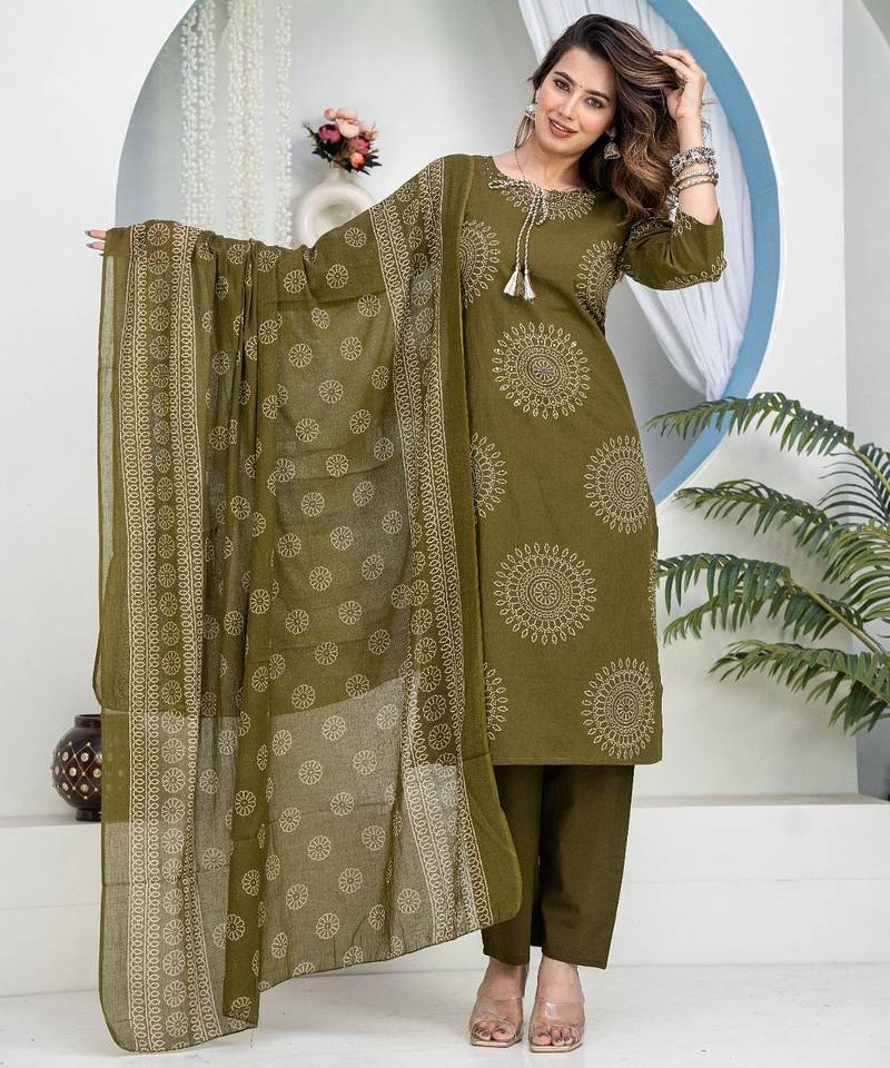 Green Floral Printed Round Neck Pure Cotton Kurta With Trouser & Dupatta