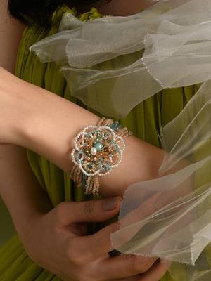 Round floral pearl colourful crystal and stone bracelet 1
