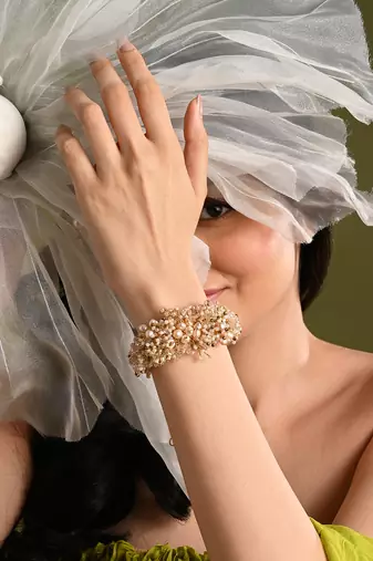 Fresh water pearl floral bracelet