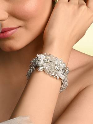 Silver plated pearl festive bracelet 1