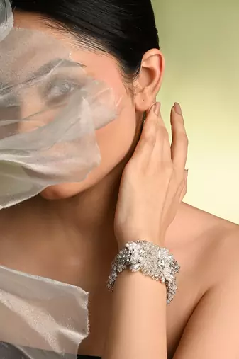 Silver plated pearl festive bracelet