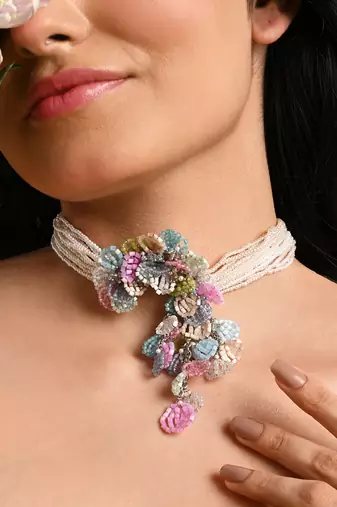 Pearl necklace withcolourful crystal flower bunch pendant