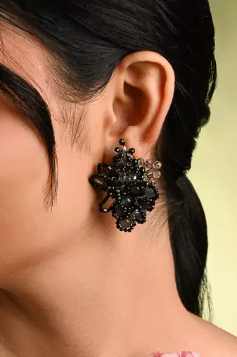 Shaded oval balck and grey stone stud earrings