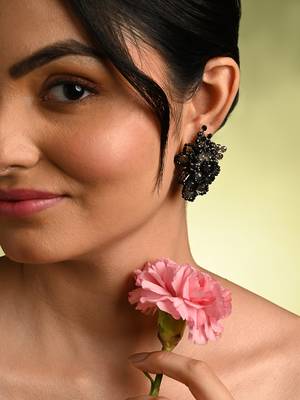 Shaded oval balck and grey stone stud earrings 2