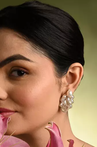 White pearl drop pearl triangle earrings