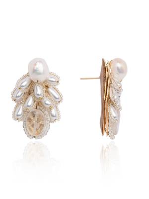 White pearl drop pearl triangle earrings 4
