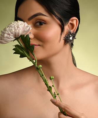 Modern black and silver plated stone stud earrings 2