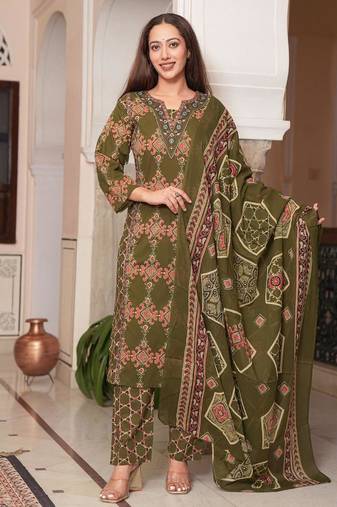 Green Floral Printed Round Neck Pure Cotton Kurta With Trouser & Dupatta
