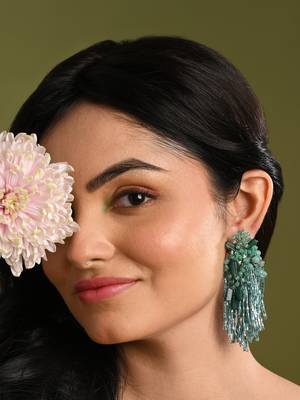 Gold plated emerald green long tassel earrings 2