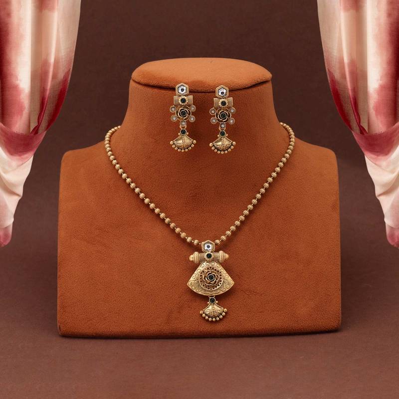 Green color matte gold necklace set