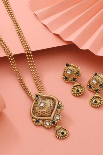 Green color matte gold necklace set