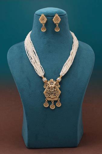 Gold color matte gold necklace set