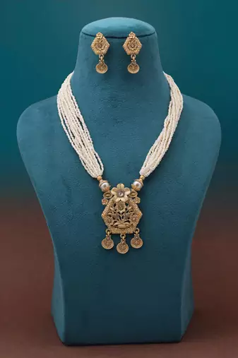 Gold color matte gold necklace set