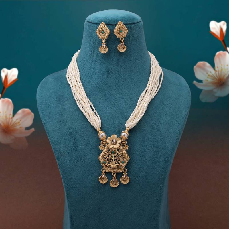 Green color matte gold necklace set