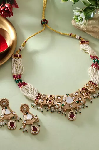 Multi color matte gold necklace set