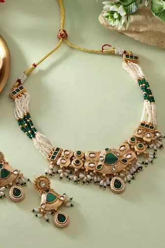 Green color matte gold necklace set