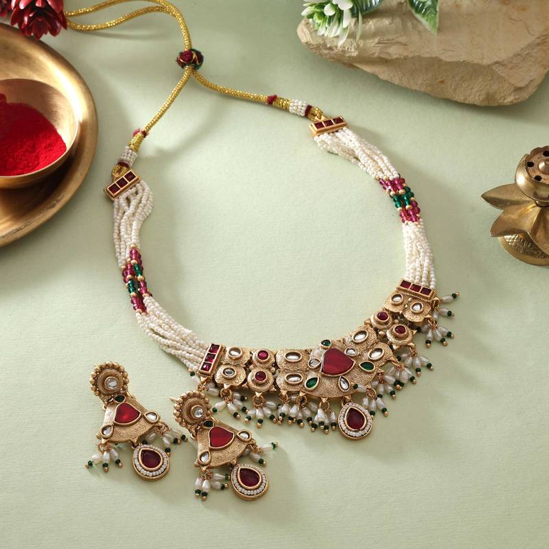 Red color matte gold necklace set