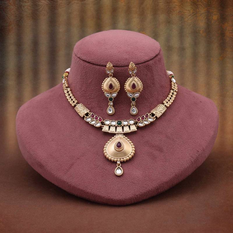 Pink & green color matte gold necklace set