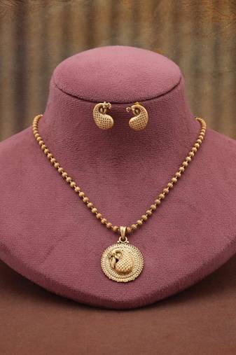 Gold color matte gold necklace set