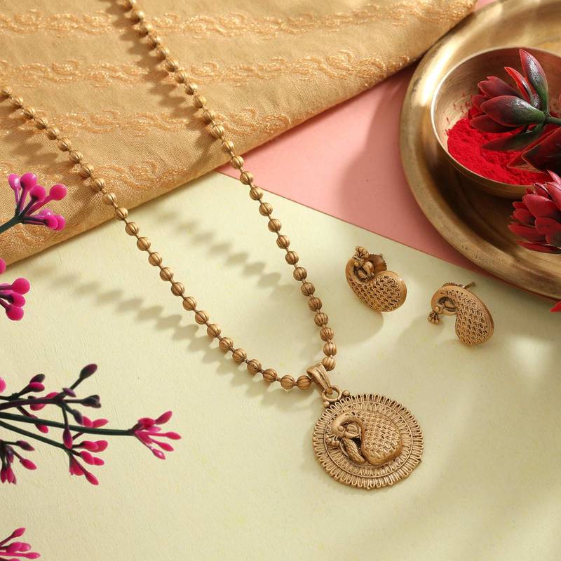 Gold color matte gold necklace set