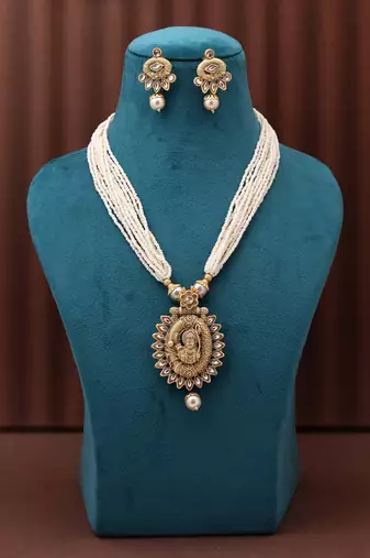 Gold color matte gold necklace set