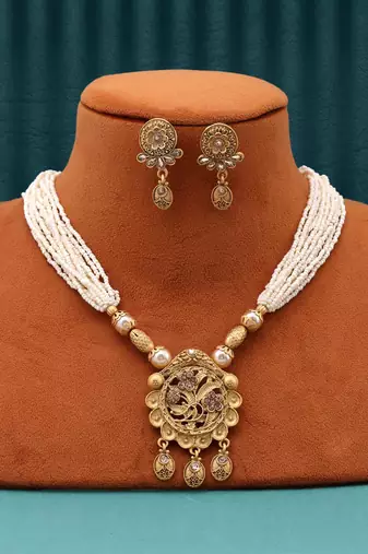 Gold color matte gold necklace set