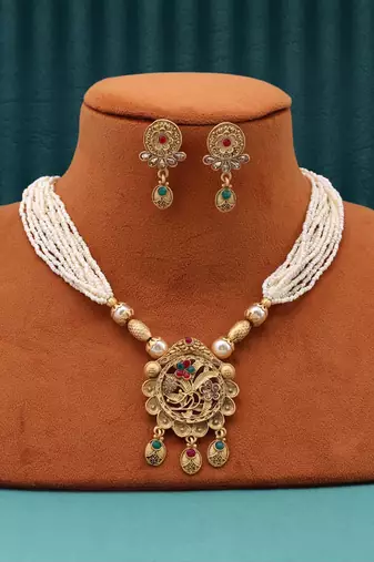 Rani & green color matte gold necklace set
