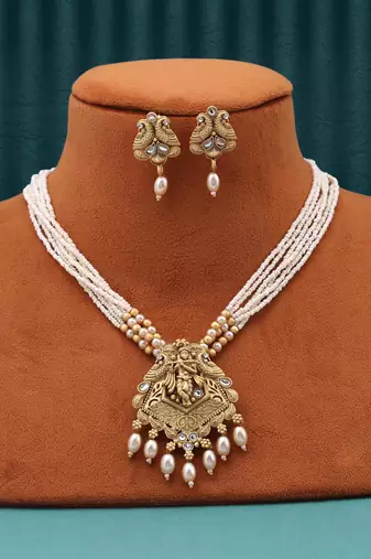 Gold color matte gold necklace set