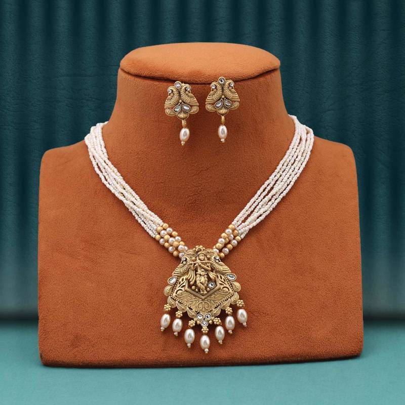 Gold color matte gold necklace set