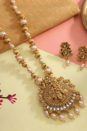 Gold color matte gold necklace set