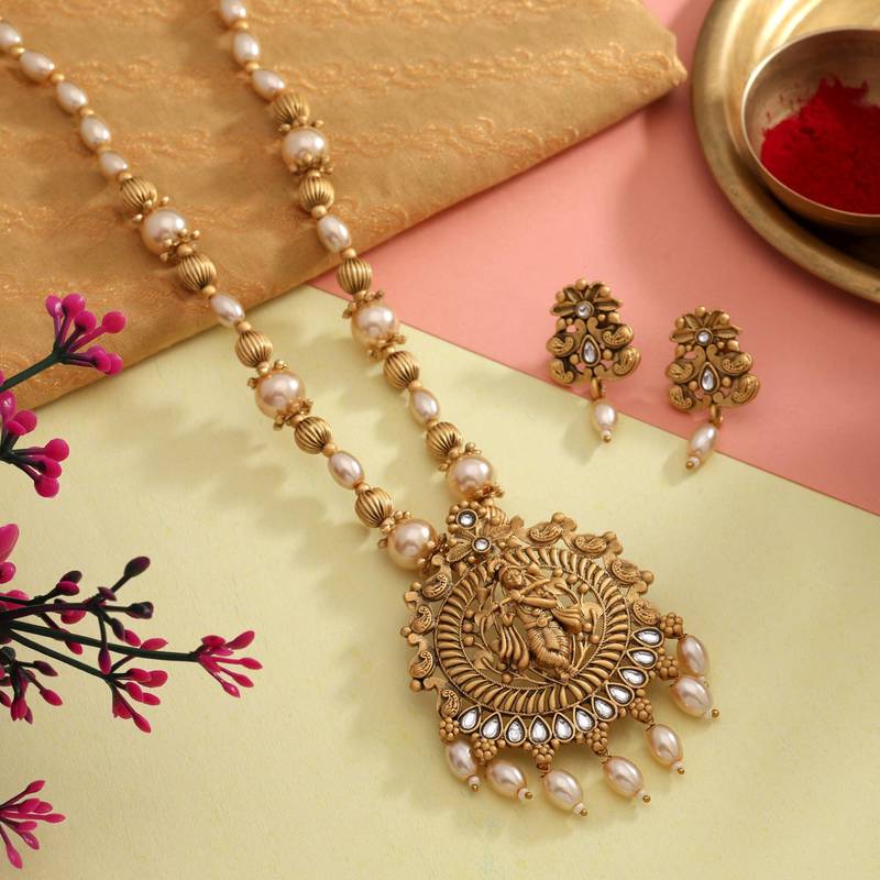 Gold color matte gold necklace set
