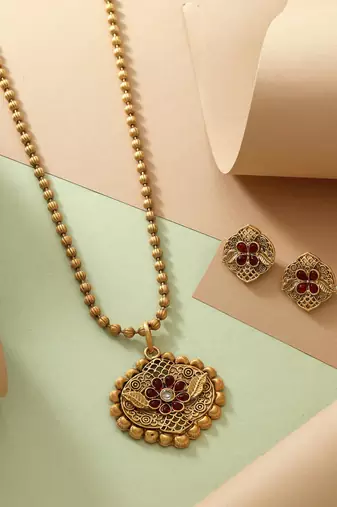 Pink matte gold necklace set