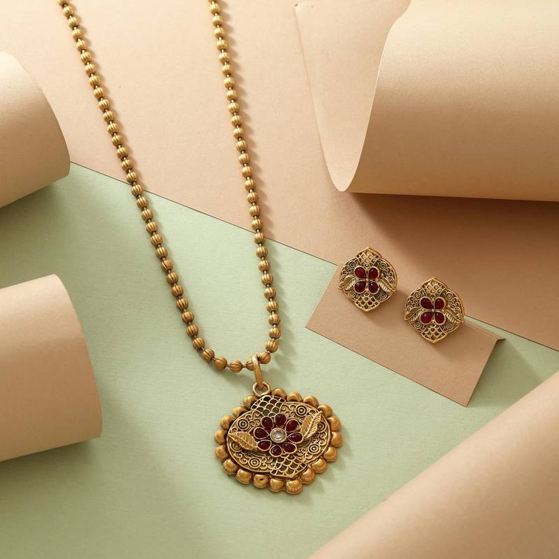 Pink matte gold necklace set