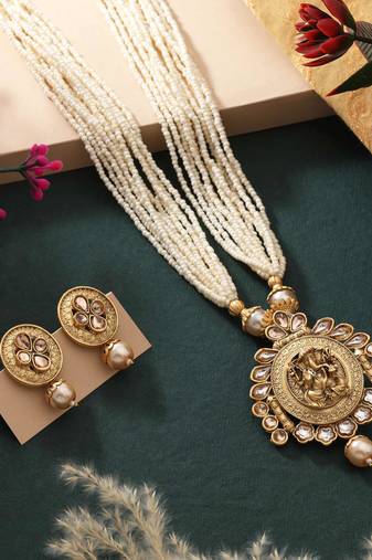 Gold color matte gold necklace set