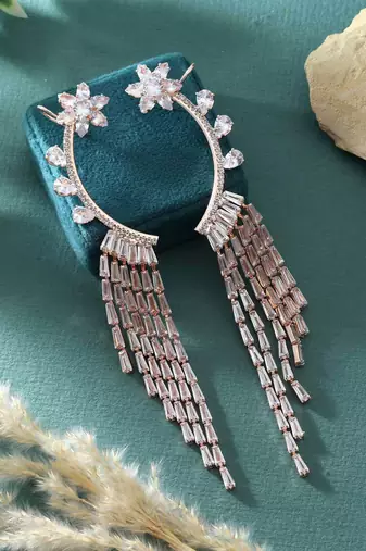 White color earrings