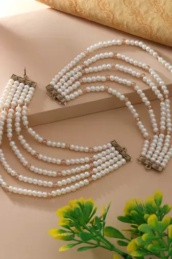 White color earrings chain