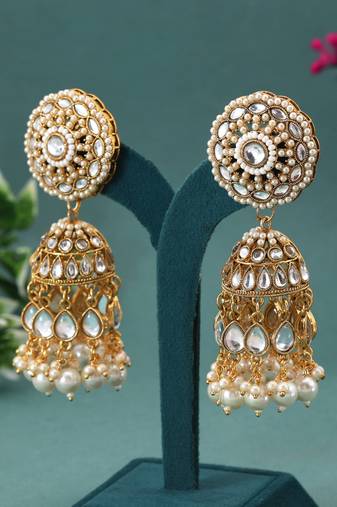 White color kundan earrings