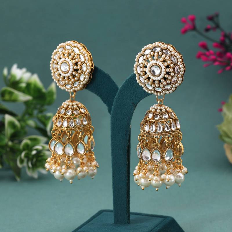 White color kundan earrings