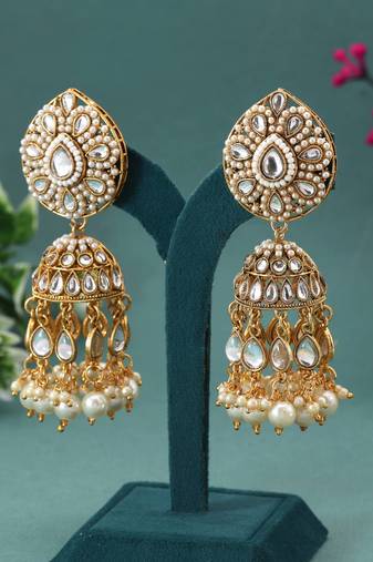 White color kundan earrings