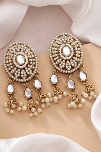 White color kundan earrings