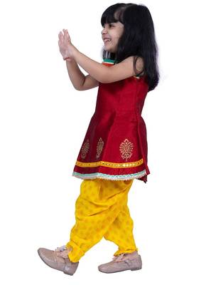 Jacquard  sleeveless placement print top with dhoti-maroon & yellow 4