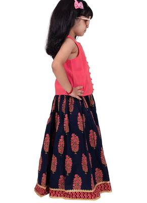 Chanderi woven sleeveless solid top & kalamkari print lehenga-coral &blue 3