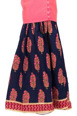 Chanderi woven sleeveless solid top & kalamkari print lehenga-coral &blue 5