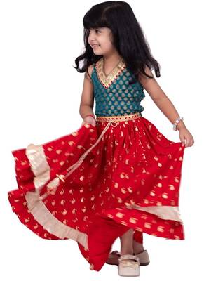 Brocade woven sleeveless embellished top with lehenga-rama green & red 1