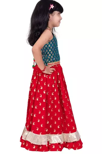 Brocade woven sleeveless embellished top with lehenga-rama green & red