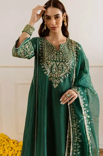 Emerald green embroidered chanderi kurta set