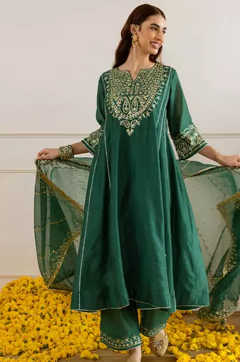 Emerald green embroidered chanderi kurta set