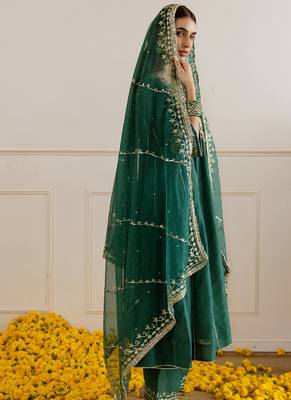 Emerald green embroidered chanderi kurta set 5